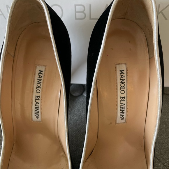 Manolo Blahnik Velvet Heels 👠 Size 38 - Picture 2 of 8